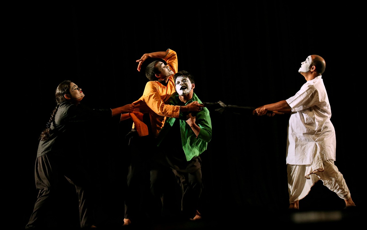 Humor na scenie jako narzędzie wsparcia emocjonalnego