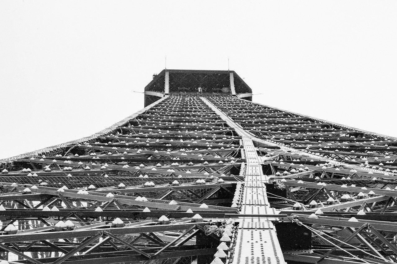 Nowoczesne materiały w budownictwie – zalety konstrukcji stalowych